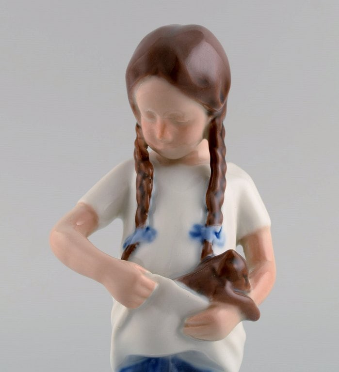 Bing & Grøndahl porcelain figure. Girl with cat. 1970s. Model number 1779. - 3