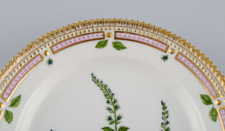 Royal Copenhagen Flora Danica salad plate in hand-painted porcelain with flowers and gold - 3