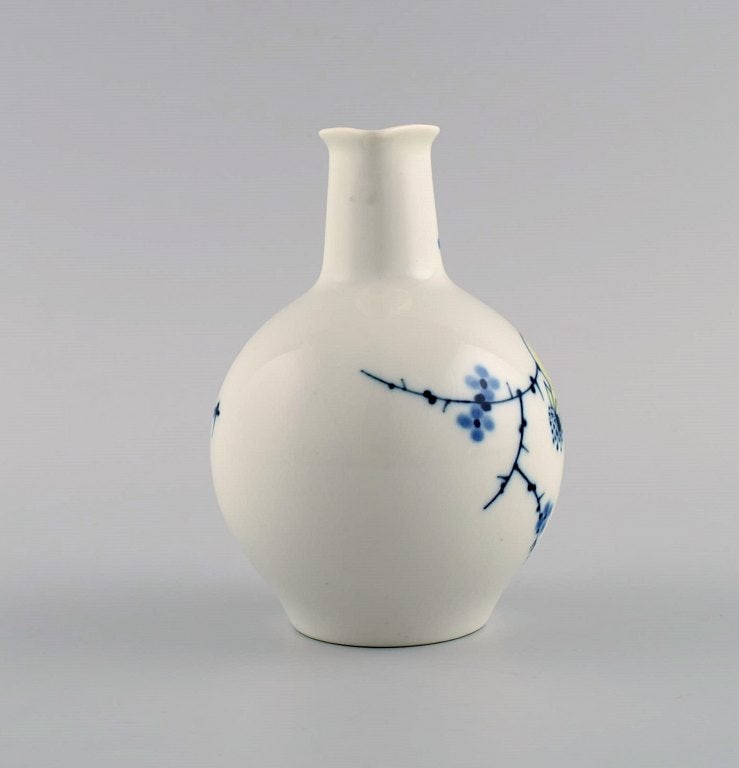 Johannes Hedegaard for Royal Copenhagen. Rare Rimmon jug / vase in hand-painted porcelain. Dated - 2