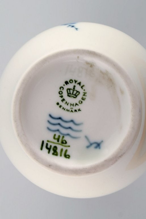 Johannes Hedegaard for Royal Copenhagen. Rare Rimmon jug / vase in hand-painted porcelain. Dated - 5