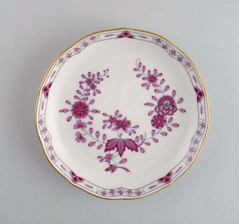 Hutschenreuther, Germany. Three plates and two bowls in openwork porcelain with hand-painted flowers - 2