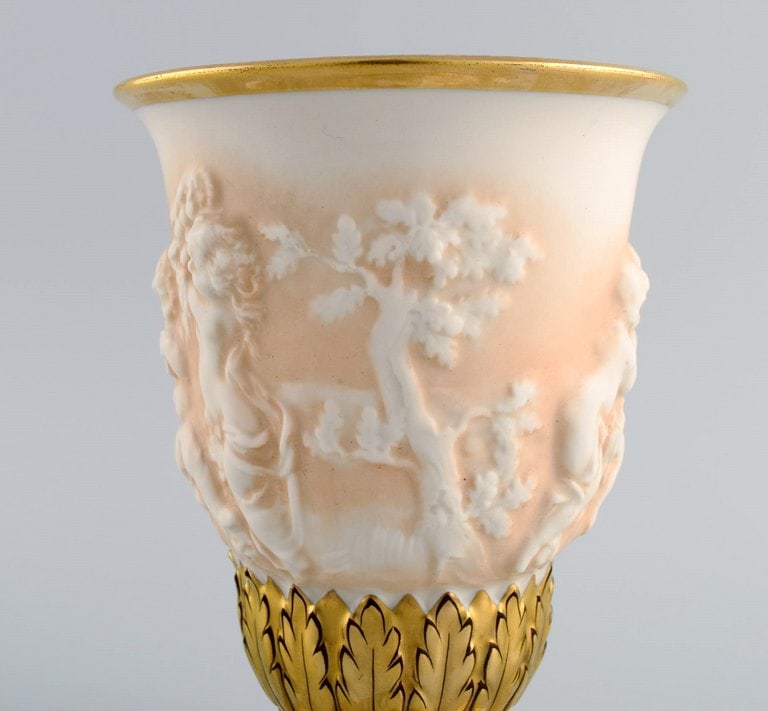 Capodimonte, Italy. Antique porcelain vase with putti in relief and hand-painted gold decoration. - 5