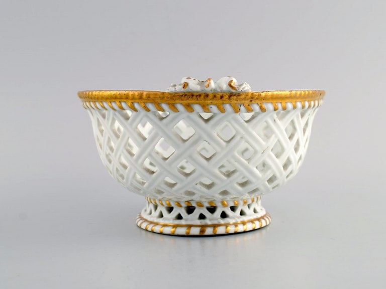 Antique Meissen bowl in openwork porcelain with hand-painted gold decoration. 19th century. - 3