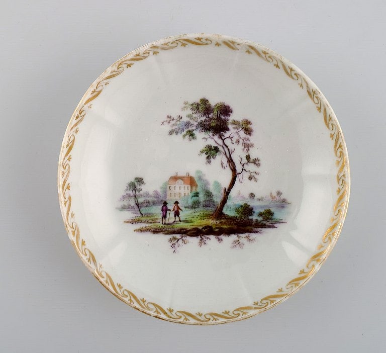 Five antique Royal Copenhagen porcelain bowls with hand-painted landscapes and gold decoration. - 4