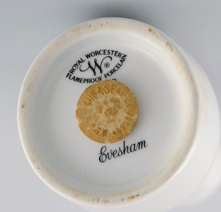 Royal Worcester, England. Evesham mustard jar and salt / pepper shakers in porcelain decorated with - 5