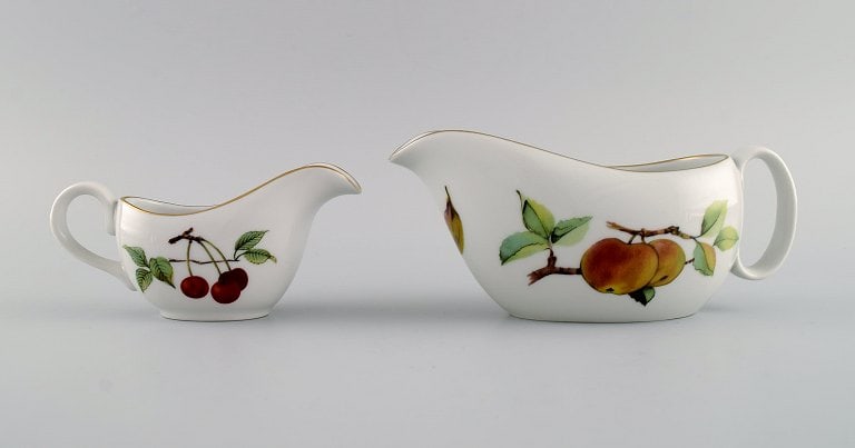 Royal Worcester, England. Two Evesham sauce jugs with saucers in porcelain decorated with fruits and - 3