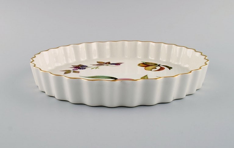 Royal Worcester, England. Two Evesham pie dishes in porcelain decorated with fruits and gold rim. - 5