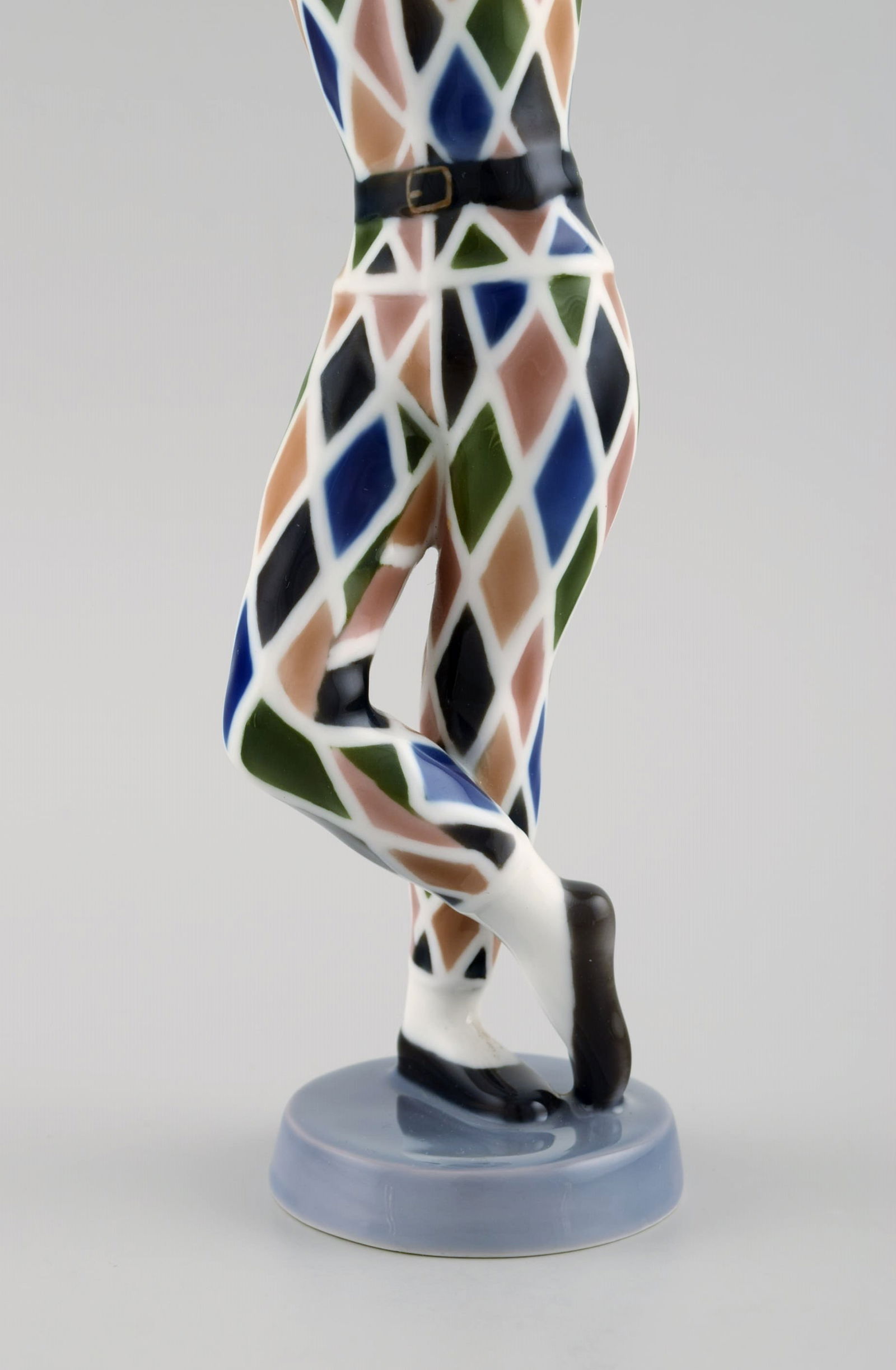 Ebbe Sadolin for Bing & Grøndahl. Harlequin porcelain figurine. Model number 2354. 1970s. - 4