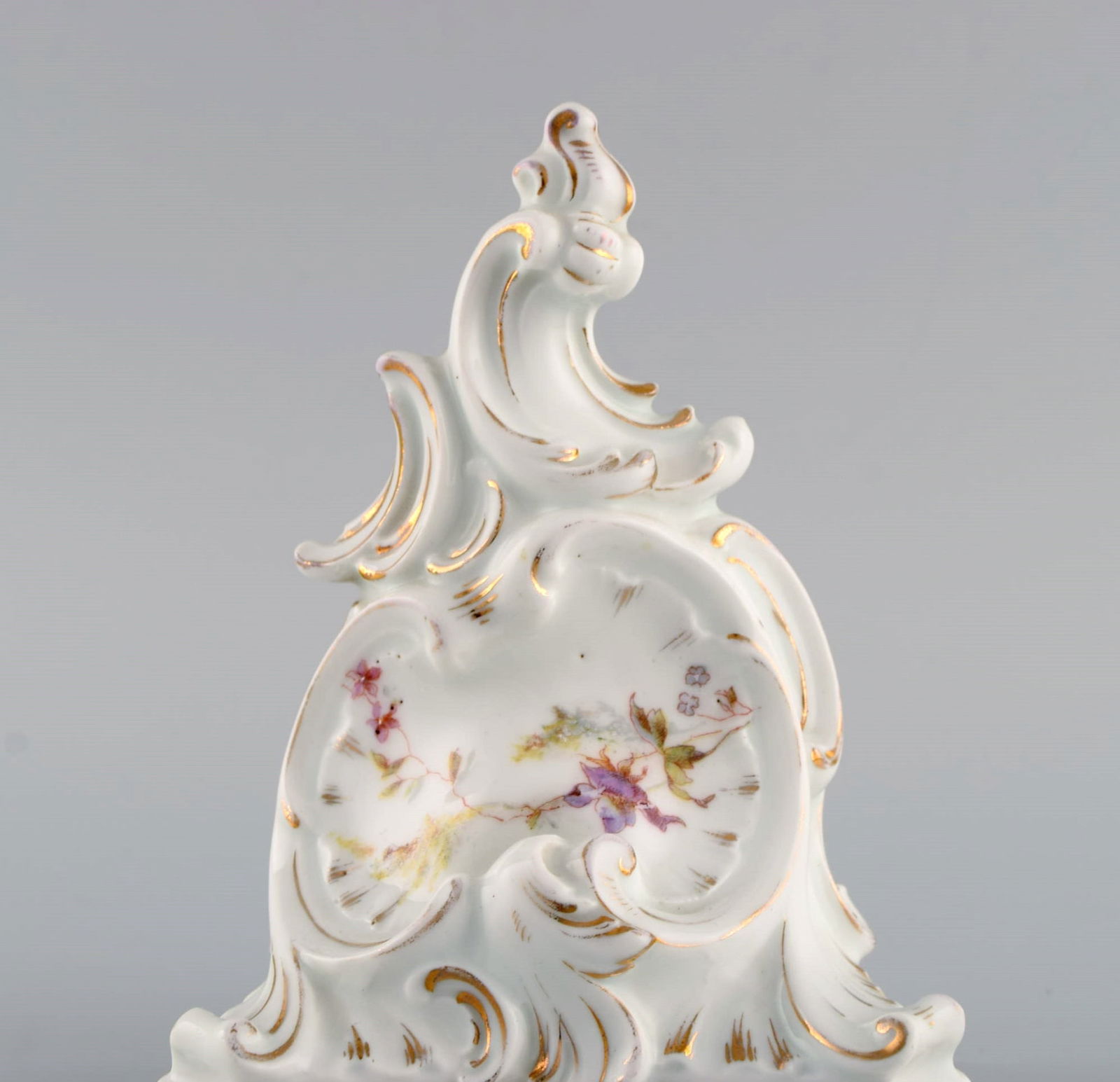 Antique wall console in hand-painted porcelain with flowers and gold decoration. Germany, 19th - 2