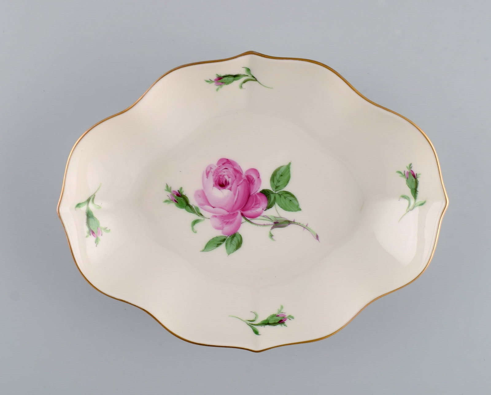 Meissen Pink Rose bowl in hand-painted porcelain with gold edge. Early 20th century. (1 of 5)
