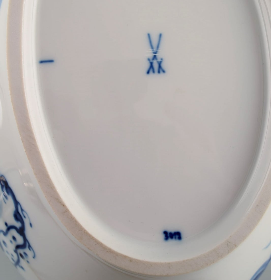 Meissen Blue Orchid. Art deco soup tureen in hand-painted porcelain. Mid-20th century. - 7