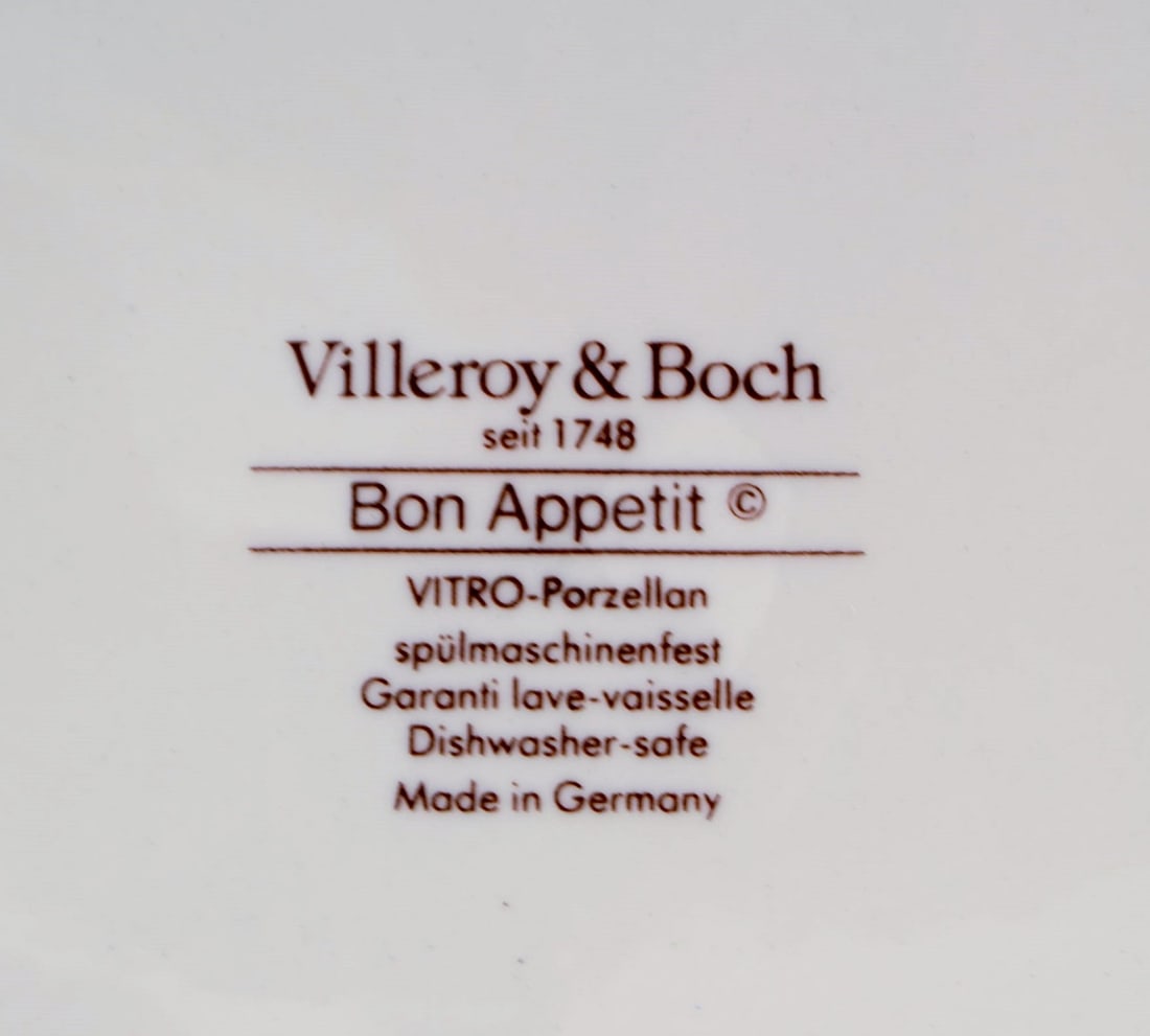 Villeroy & Boch. 10 Bon Appetit porcelain dinner plates decorated with fruit trees. Late 20th - 4