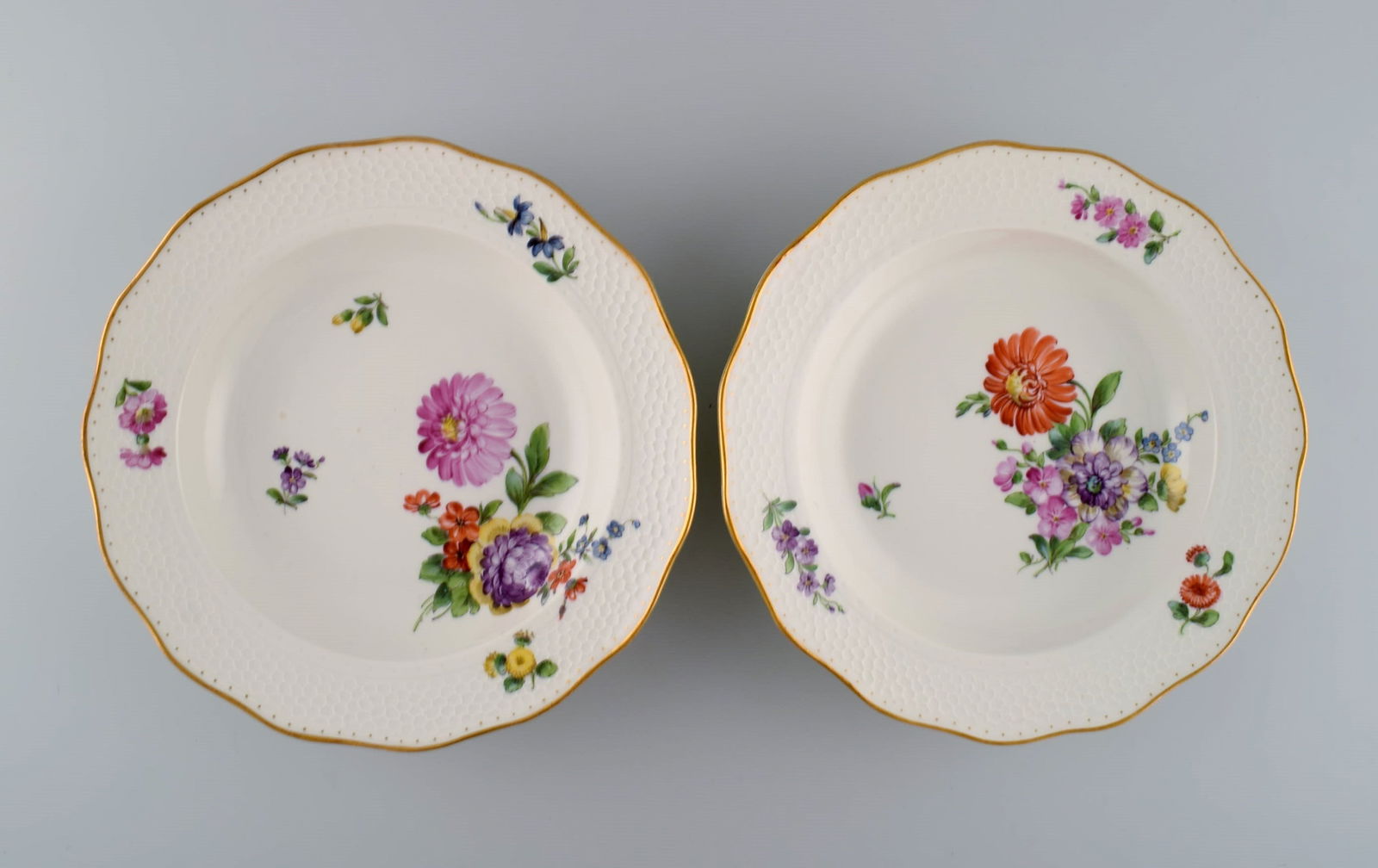Royal Copenhagen Saxon Flower special version. Eight rare deep plates with hand-painted flowers and - 4