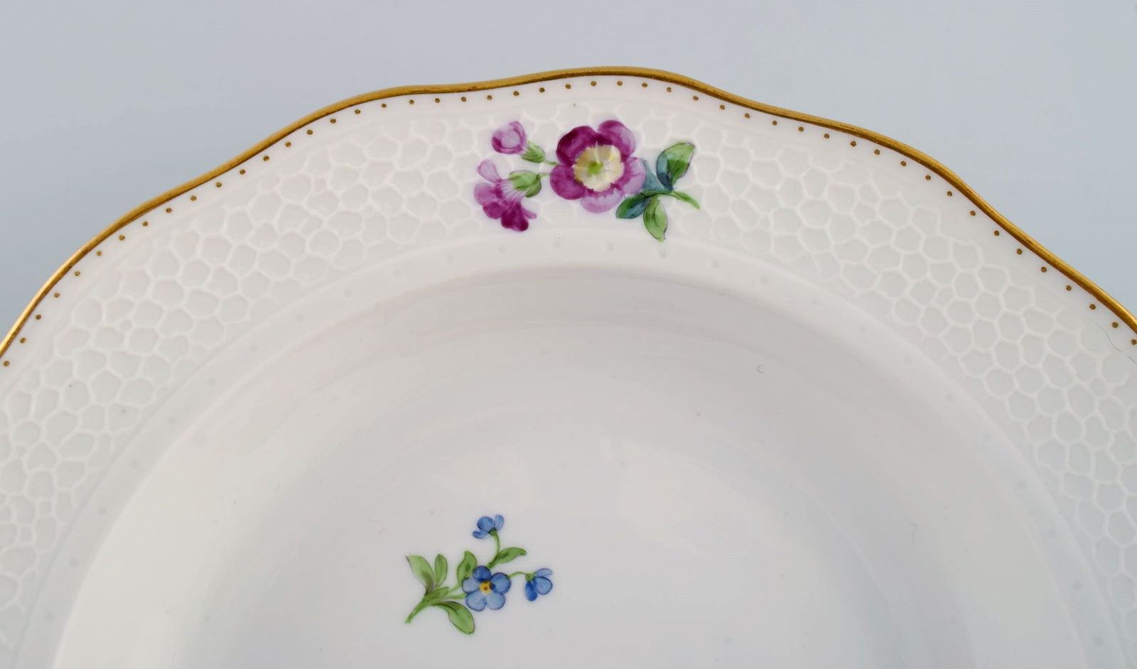 Royal Copenhagen Saxon Flower special version. Eight rare deep plates with hand-painted flowers and - 7