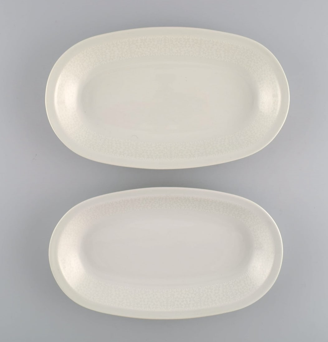 Raija Uosikkinen for Arabia. Two Pitsi porcelain bowls with floral decoration. Dated 1967-1974. (1 of 6)