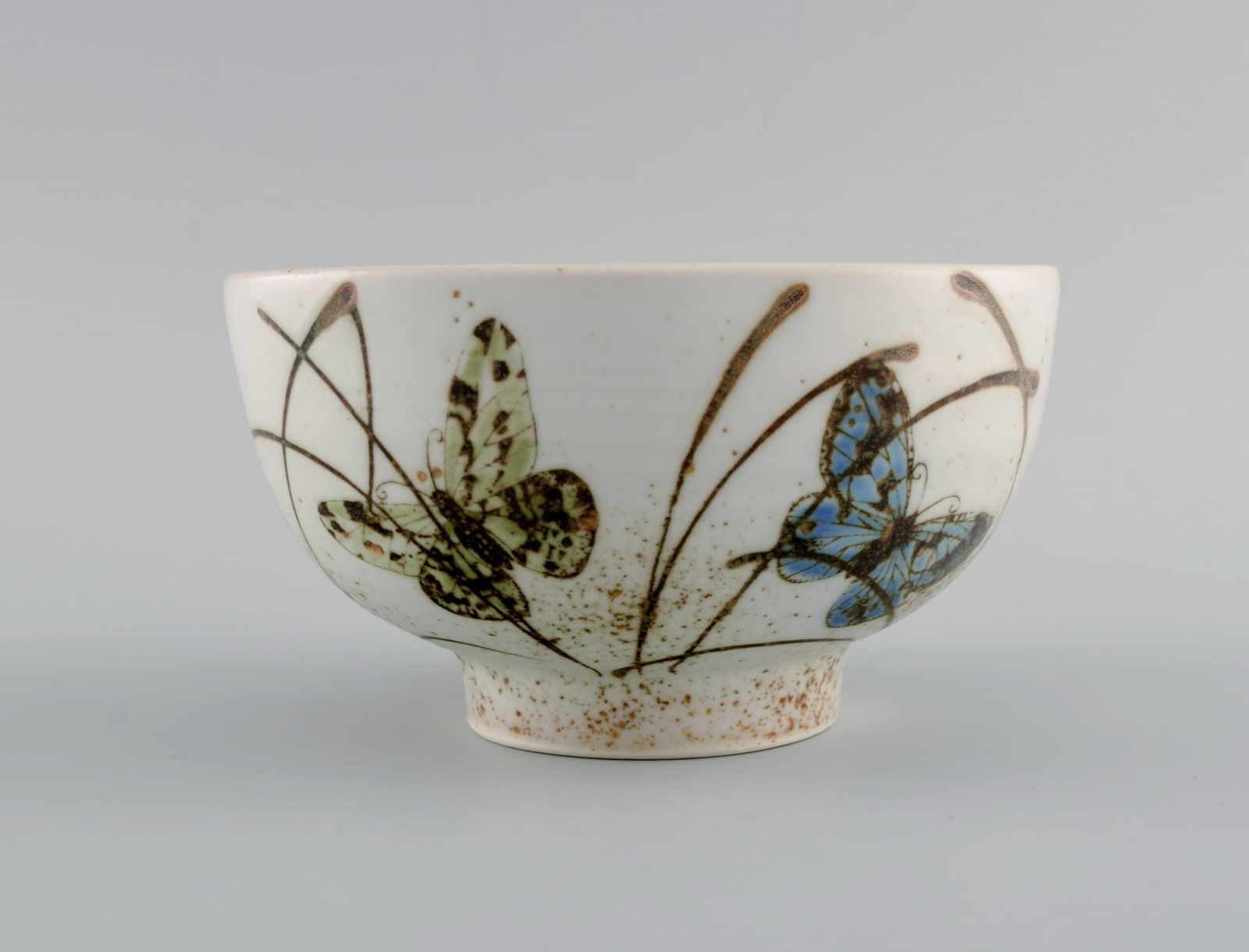 Nils Thorsson for Royal Copenhagen. Rare bowl in glazed faience decorated with butterflies. 1970s. - 3