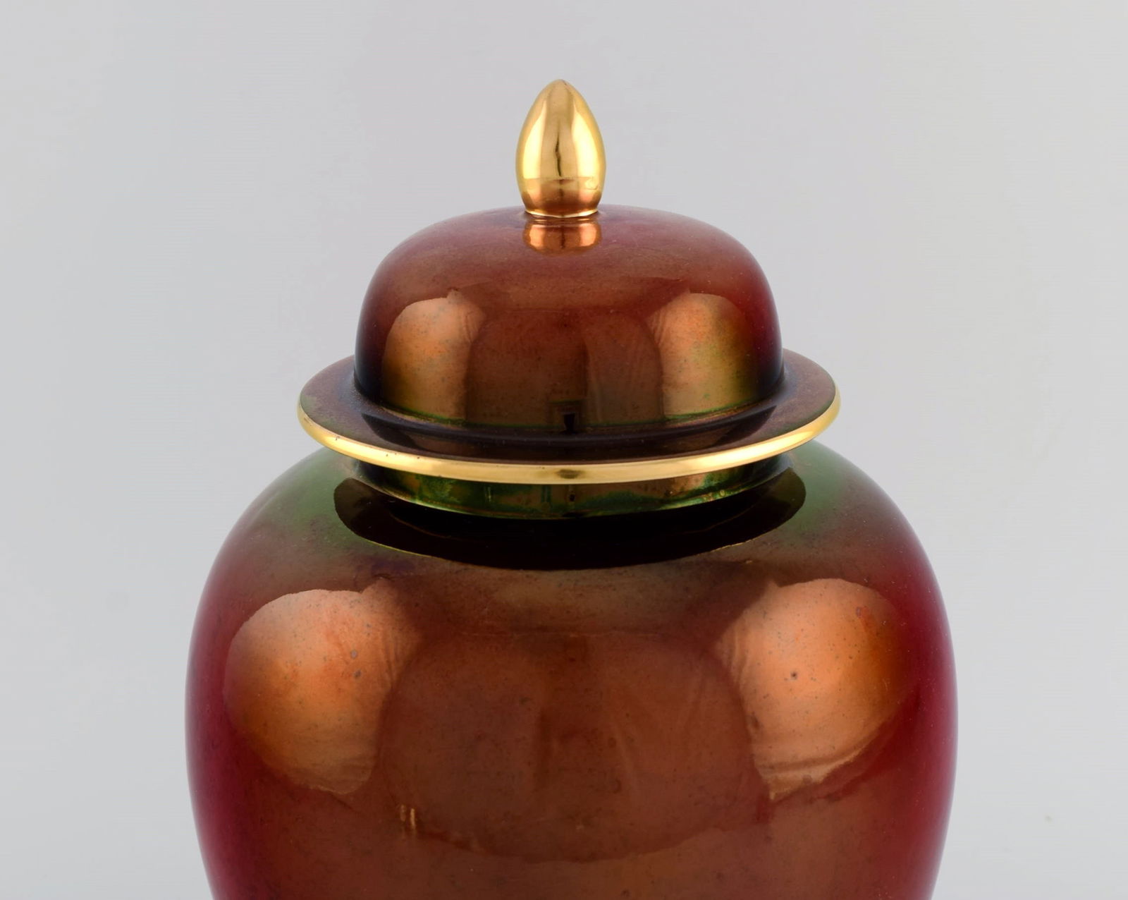 Carlton Ware, England. Large Rouge Royale lidded vase in hand-painted porcelain. Beautiful luster - 2