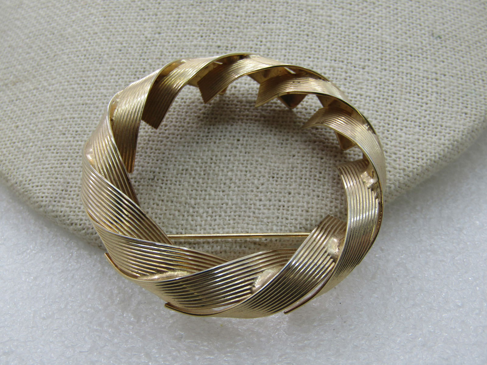 Vintage Gold Tone Wrapped Circle Brooch, 2.25" and 10mm wide - 4