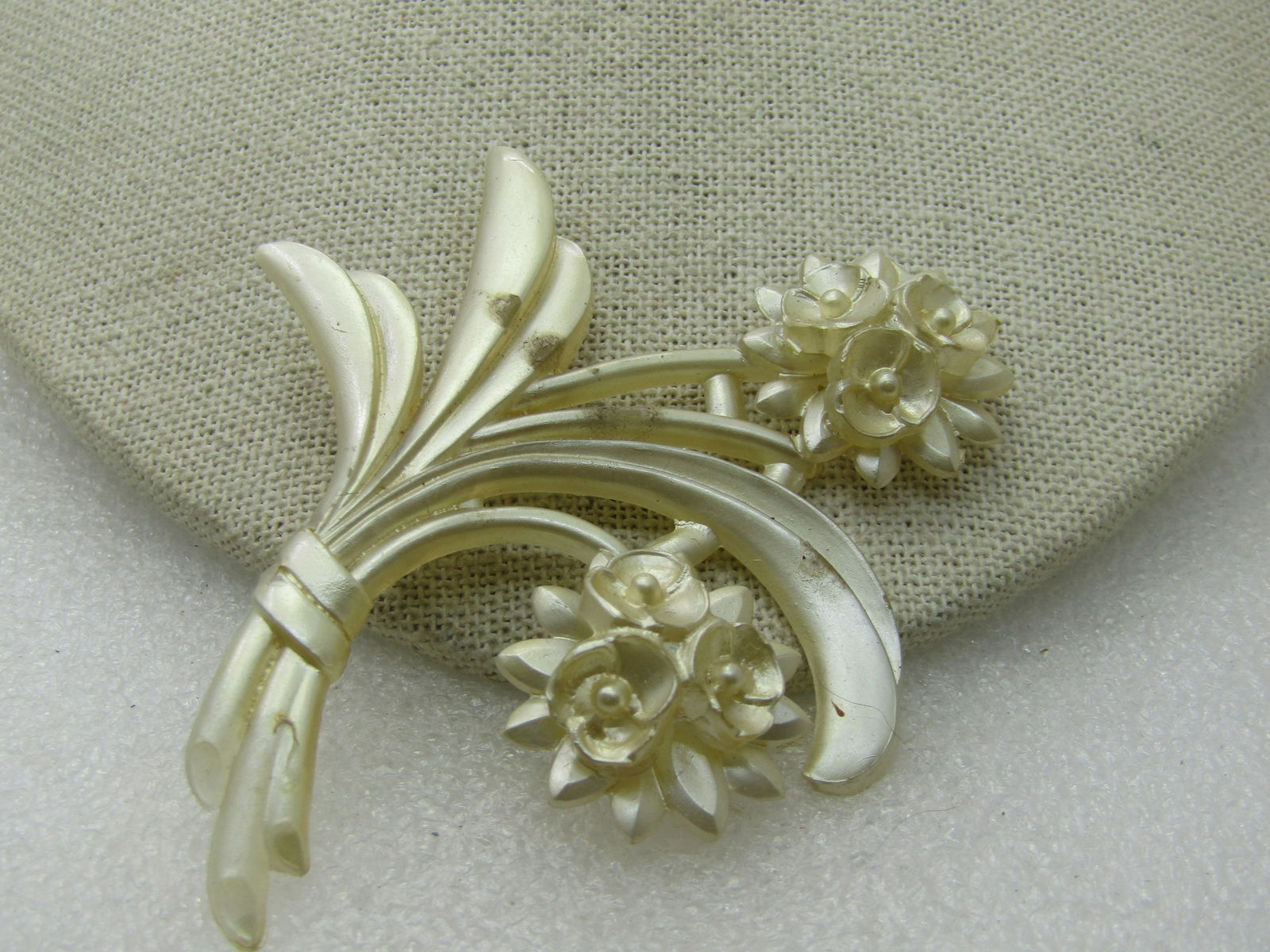 Vintage Celluloid White Floral Brooch, 3.25", 1920's-1930's (1 of 7)