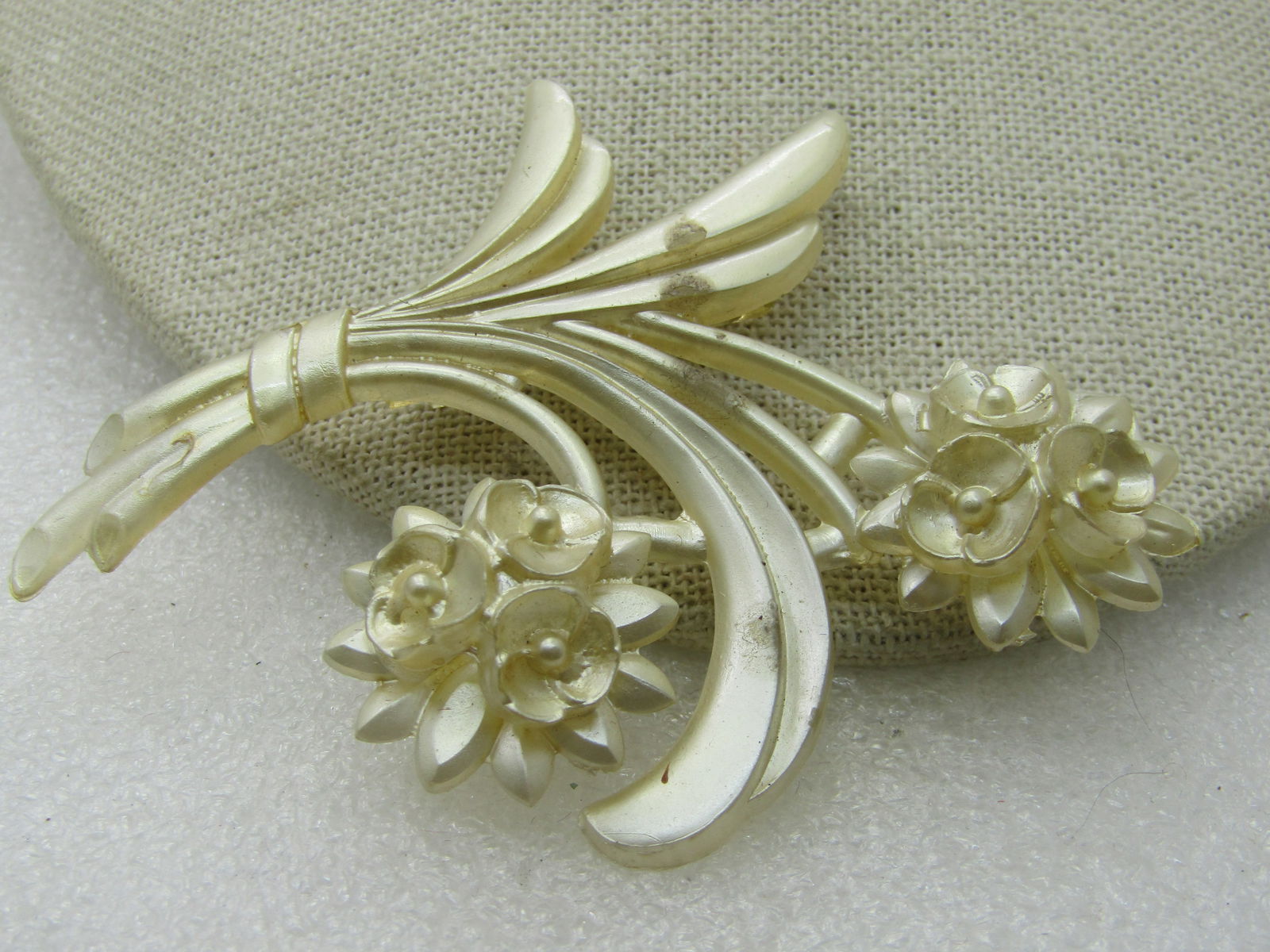 Vintage Celluloid White Floral Brooch, 3.25", 1920's-1930's - 2