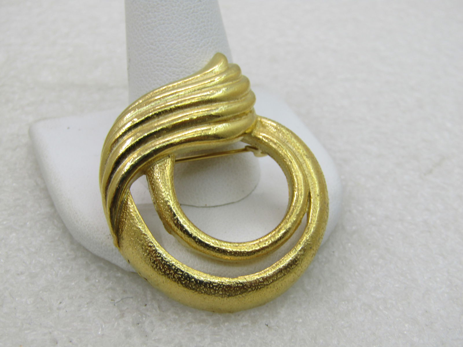 Vintage Gold Tone 1960's Mod Brooch, 1.5", Signed Gerry's NL - 2