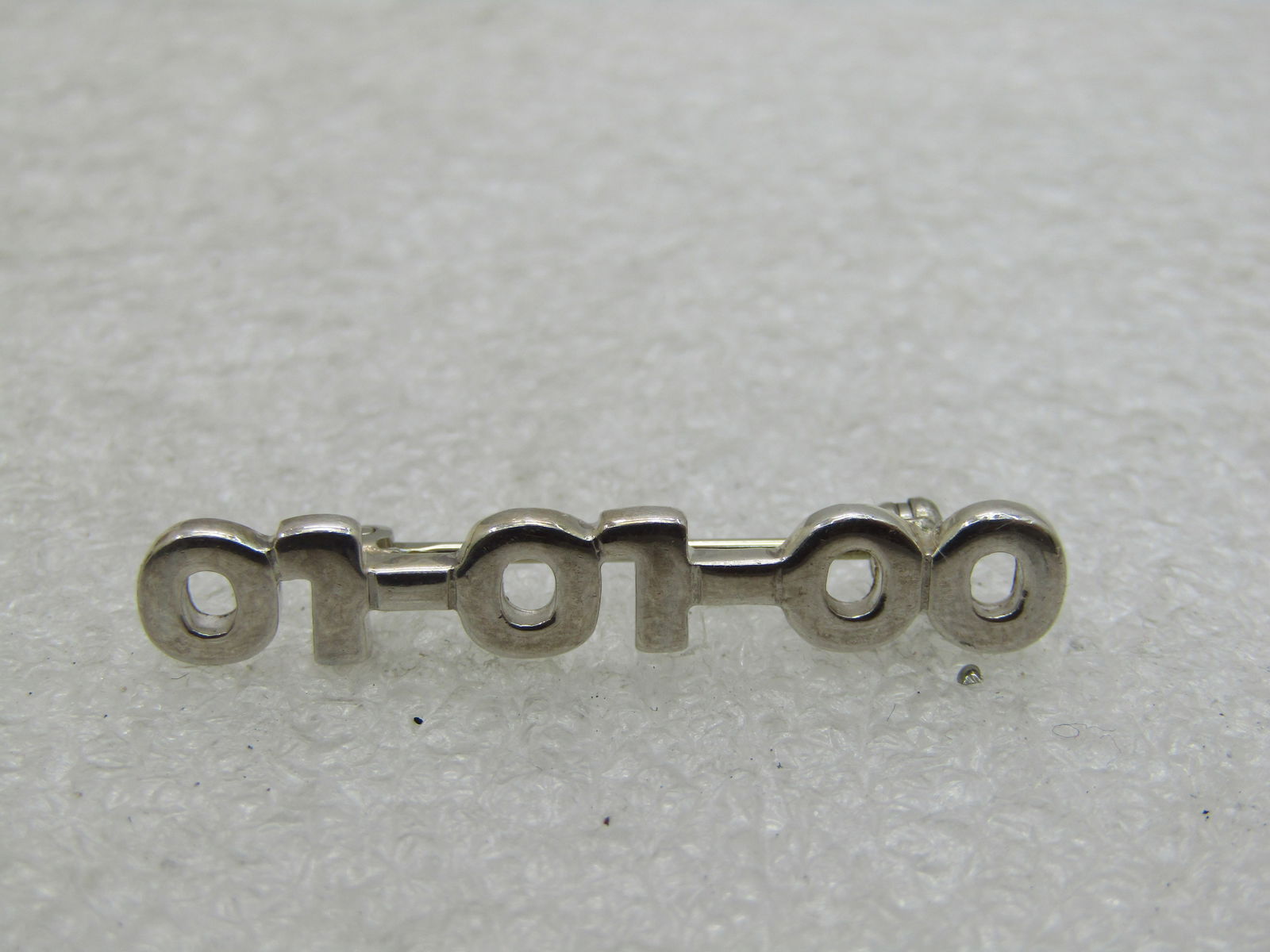 Vintage Sterling Silver 01-01-00 Brooch, 2.83 gr., 1-3/8"-LEB (1 of 3)