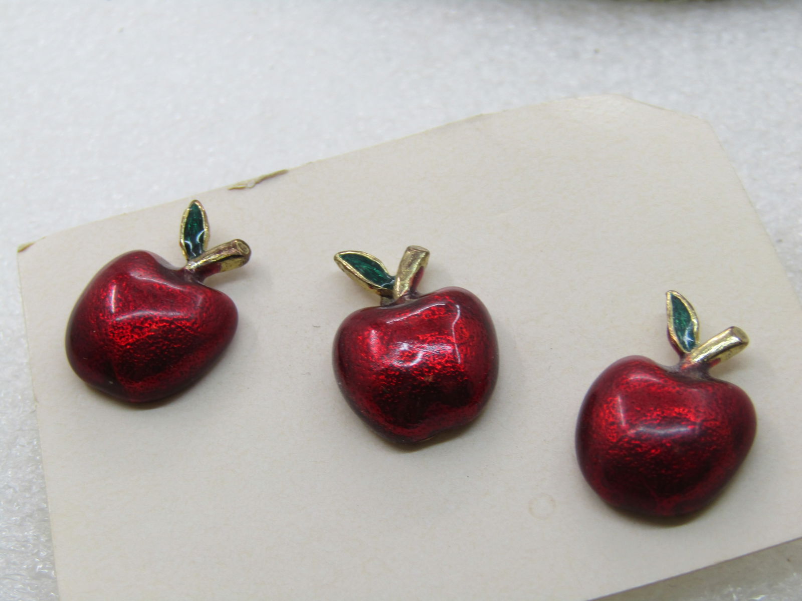 Vintage 3 Enameled Apple Tack Pins/Brooches, Suna Brothers, NY - 5