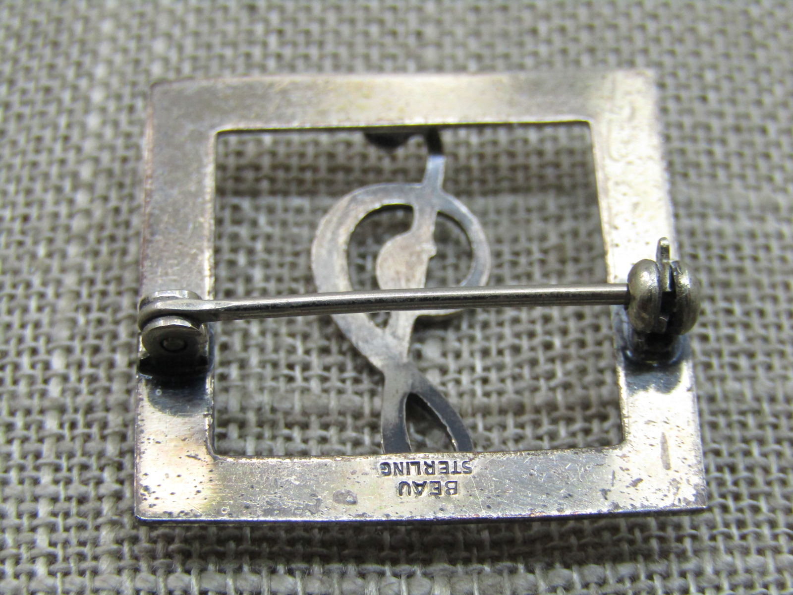 Vintage Beau Sterling Treble Clef Brooch, 1" Square Frame - 4