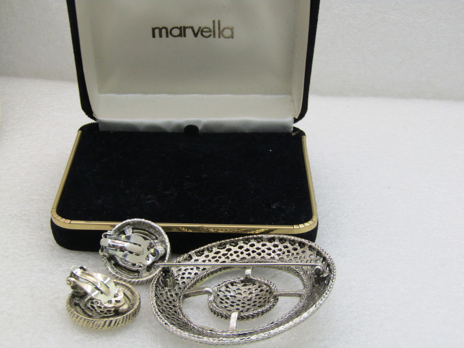 Vintage Marvella Brooch & Clip Earrings Set, in original box - 4