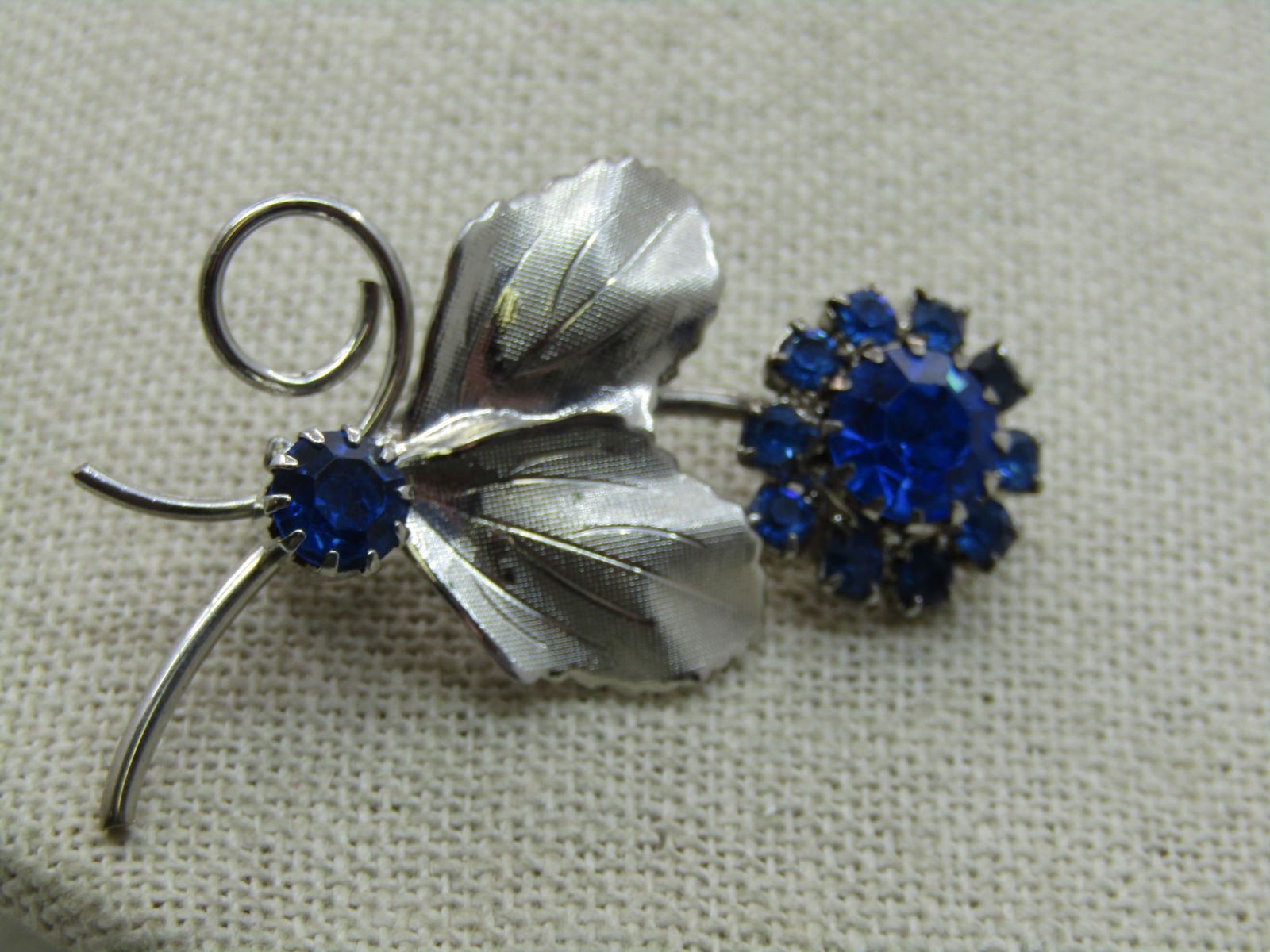 Vintage Blue Rhinestone Floral Brooch, 2", Silver Tone - 4