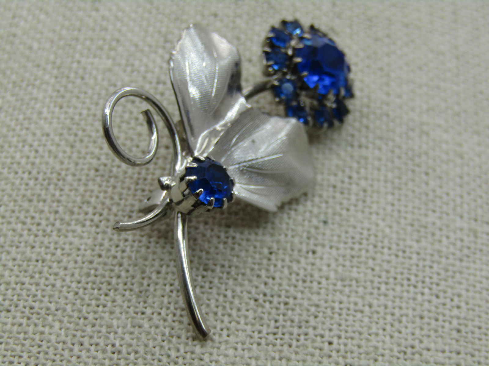 Vintage Blue Rhinestone Floral Brooch, 2", Silver Tone - 6