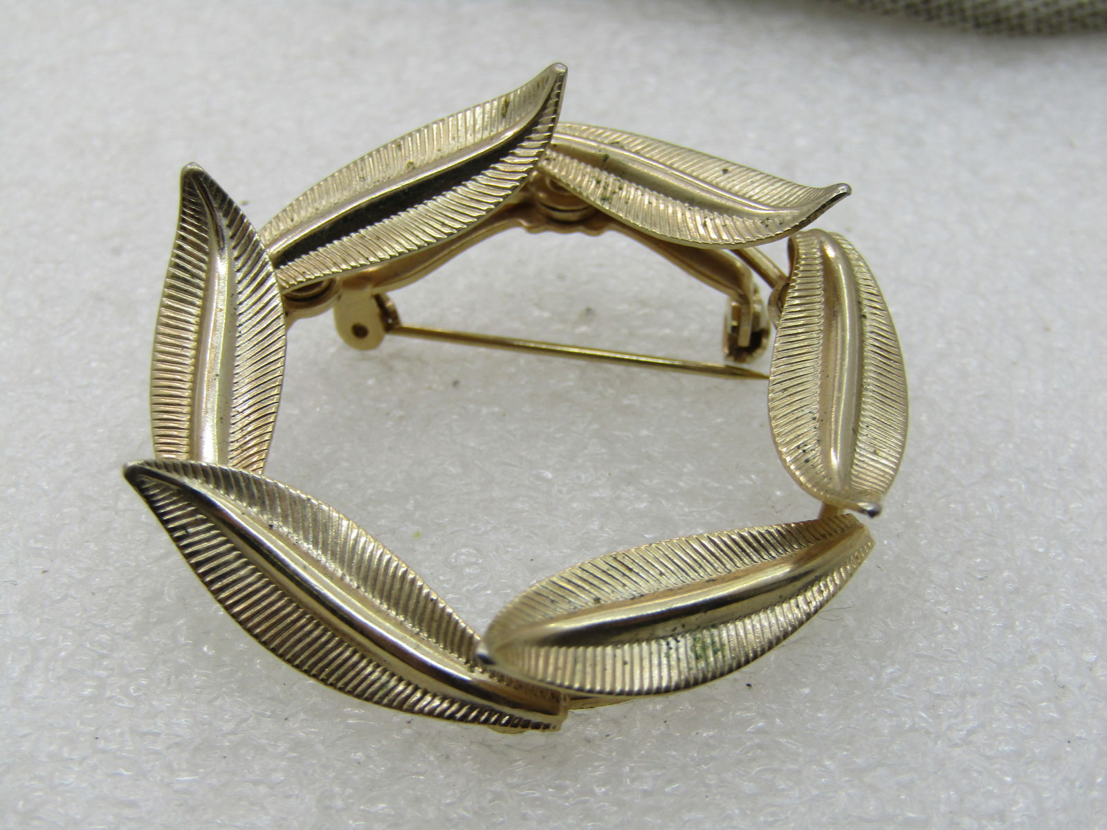 Vintage Leaf Circle Brooch, 1960's, 1.5" - 3