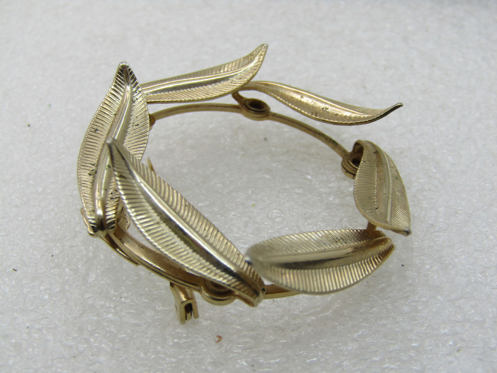 Vintage Leaf Circle Brooch, 1960's, 1.5" - 4