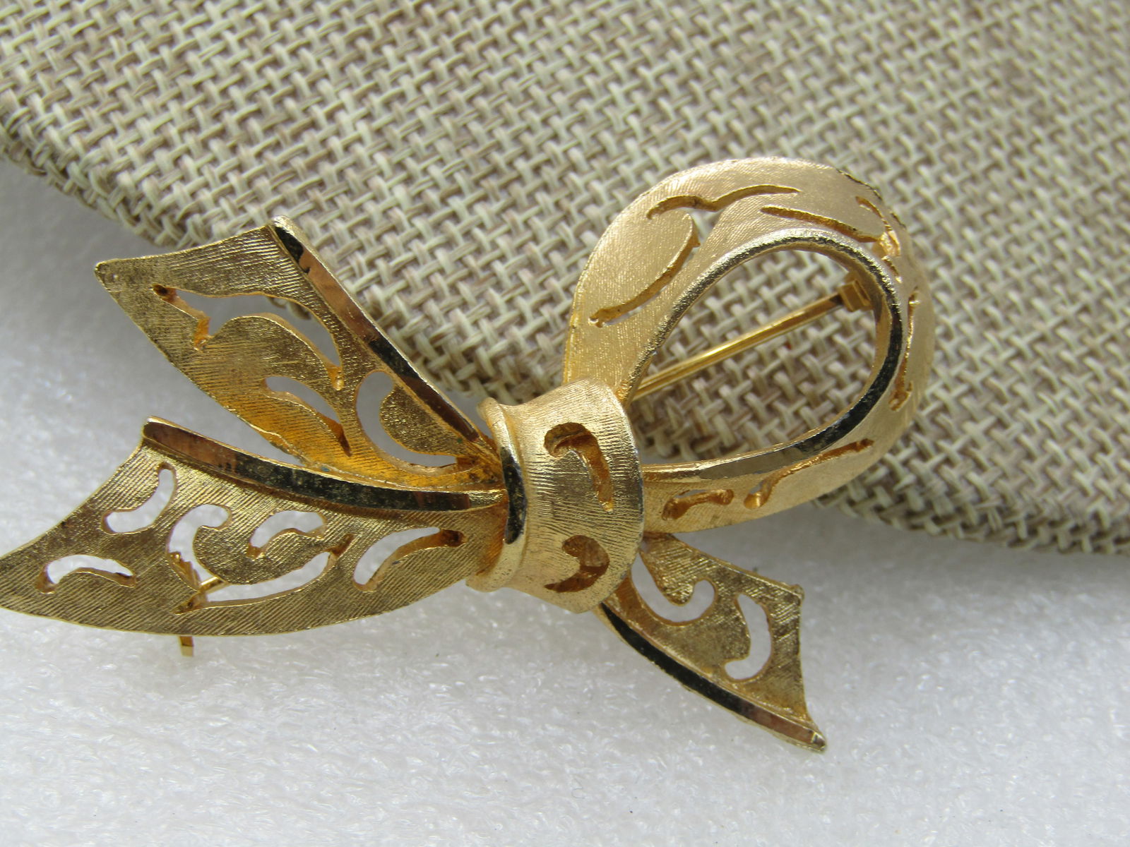 Vintage BSK Bow Brooch, Gold tone, 2.25", 1960's - 2