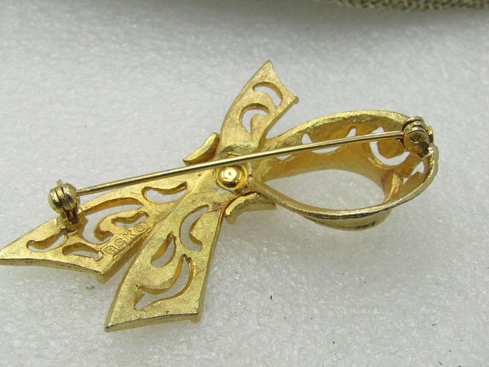 Vintage BSK Bow Brooch, Gold tone, 2.25", 1960's - 5