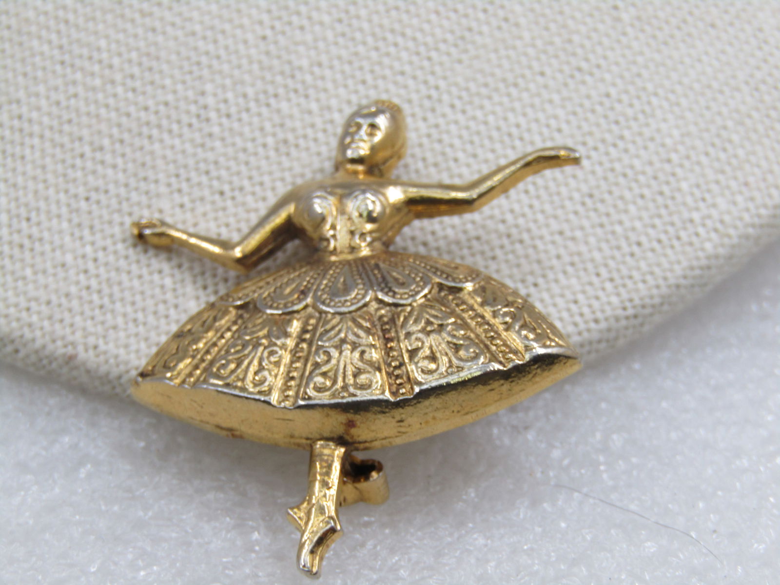 Vintage Damascene Ballerina Brooch, Spain. 1.75", Gold Tone, 1950's-1960's (1 of 5)