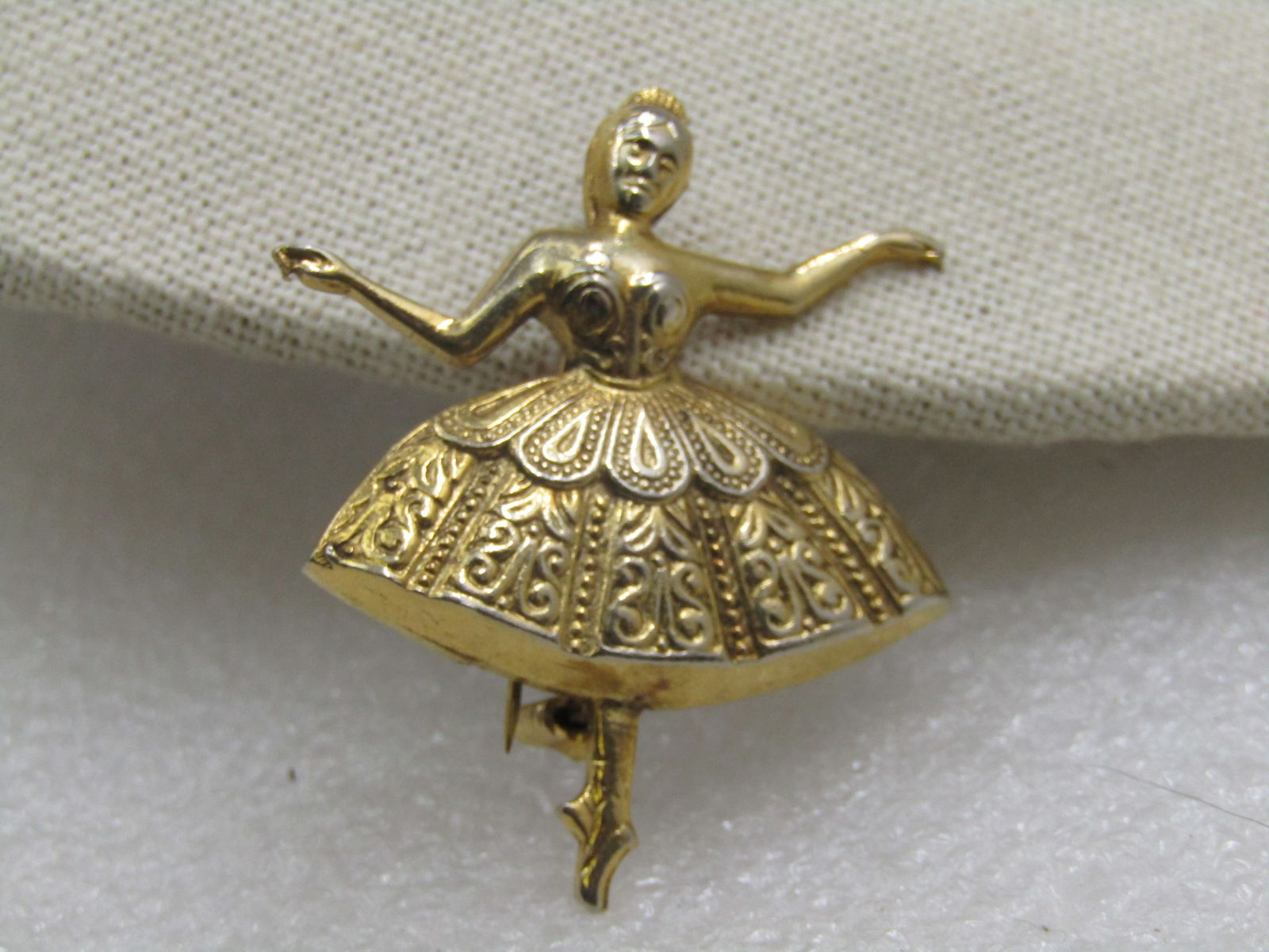 Vintage Damascene Ballerina Brooch, Spain. 1.75", Gold Tone, 1950's-1960's - 2