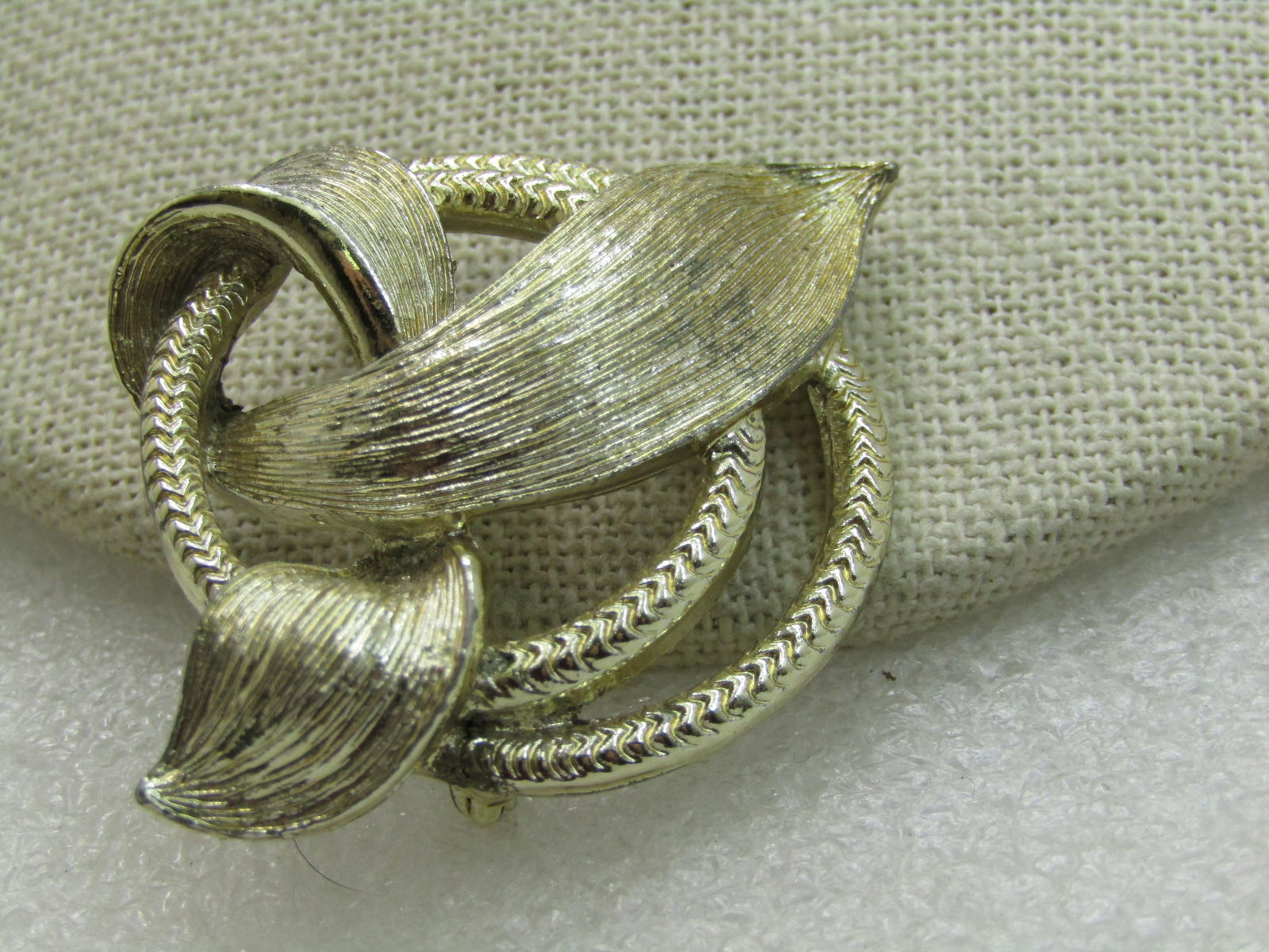 Vintage Lisner Cirle & Wrapped Brooch, Gold Tone, 2" - 3