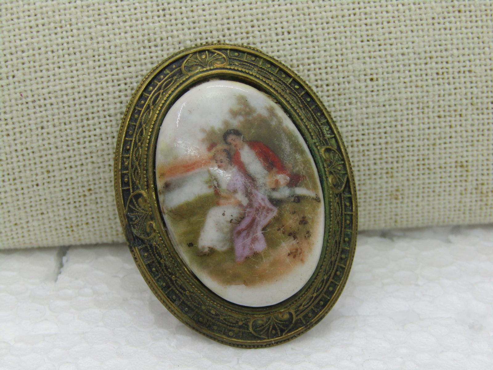 Vintage Courting Scene Cameo Brooch, Framed, Mid-Century, 2" by 1.5" - 3