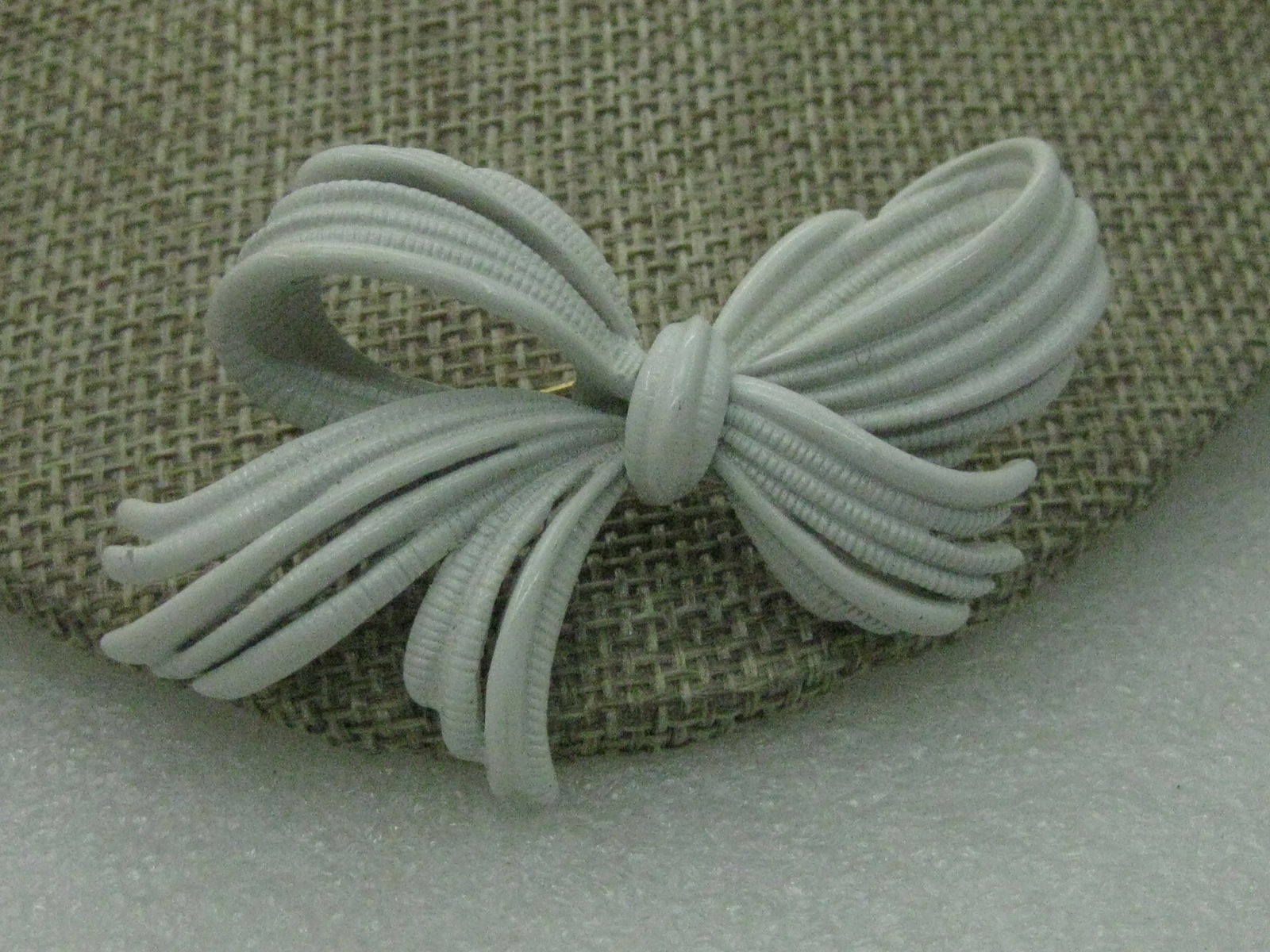 Vintage Monet White Bow Brooch 2", 1960's-1970's - 4
