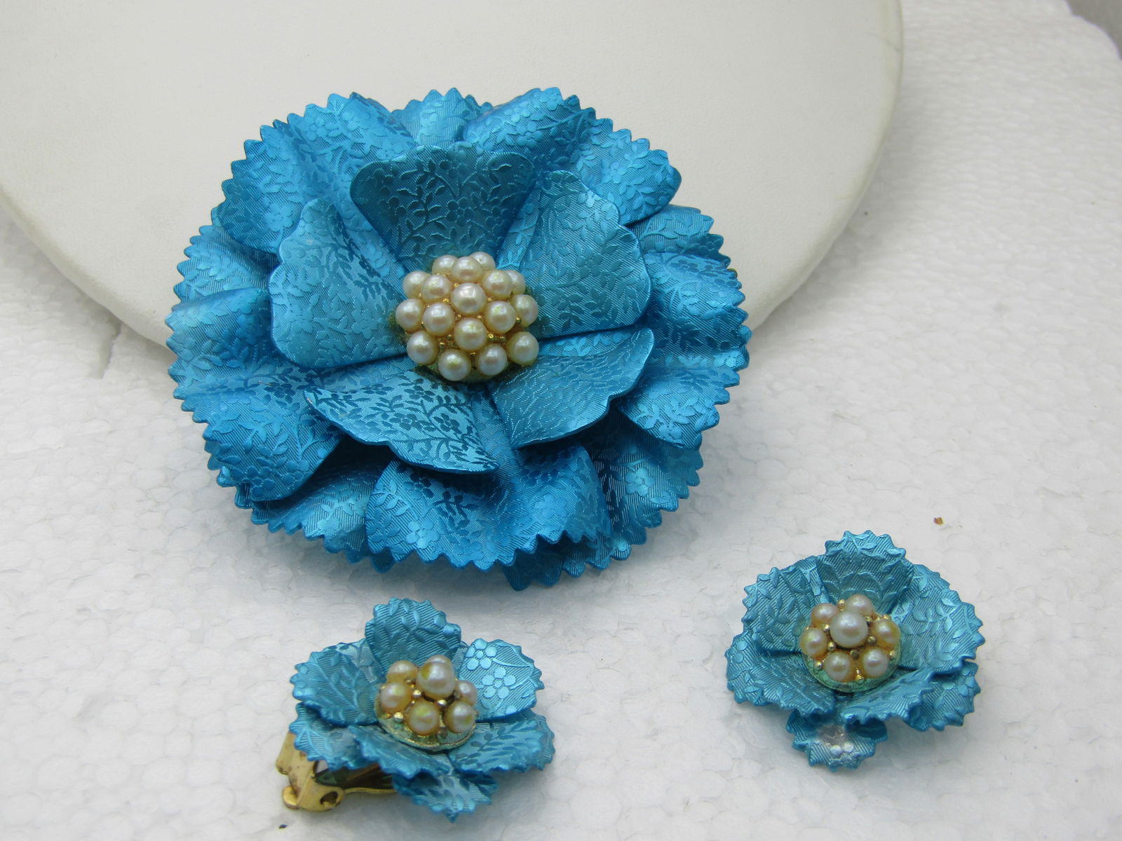 Vintage Aqua Metallic Carnation Brooch Clip Earrings Set, 1960's - 2