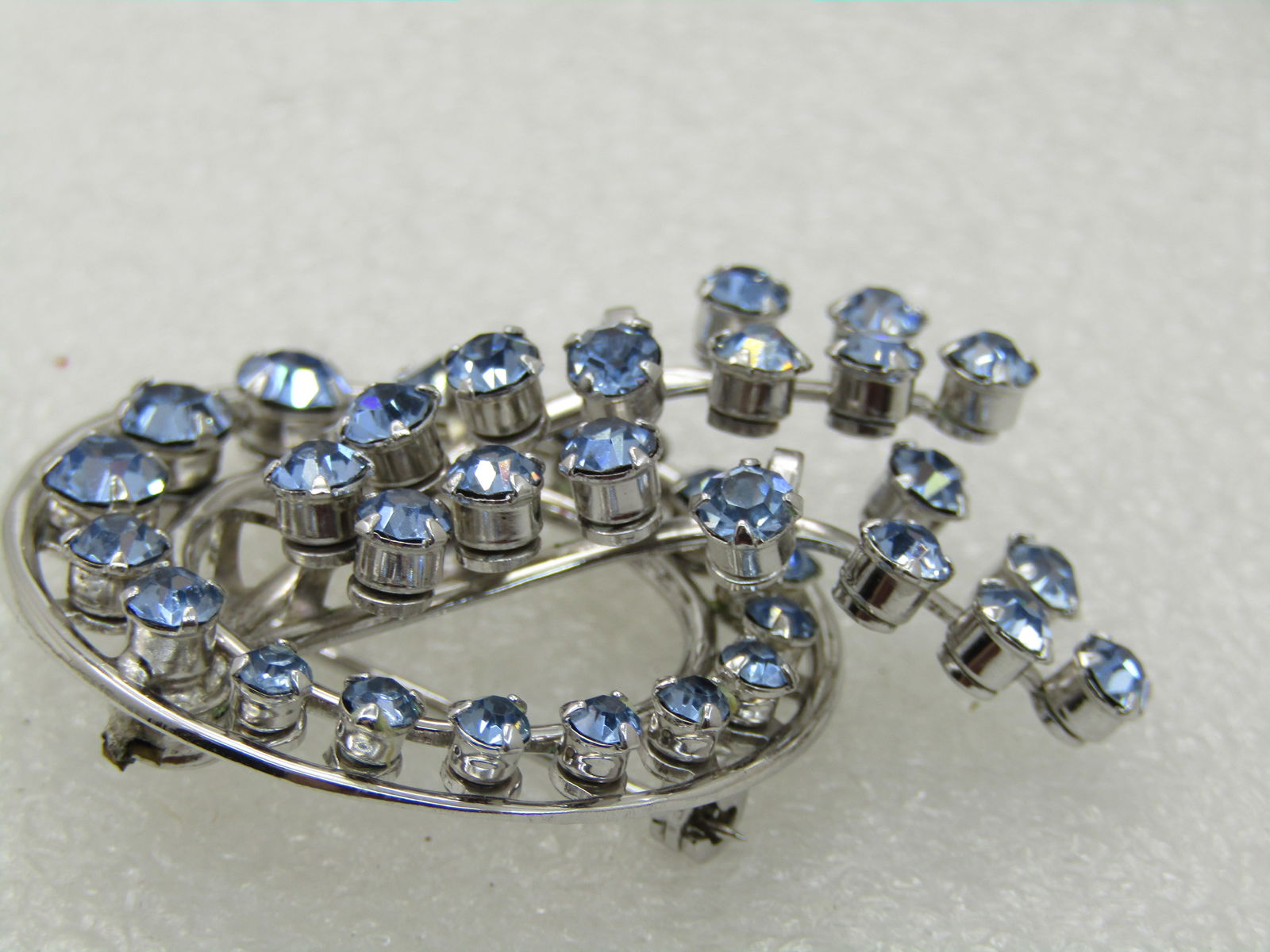 Vintage Blue Rhinestone Circle & Trail Brooch, 1960's, 1.75", Silver Tone - 4