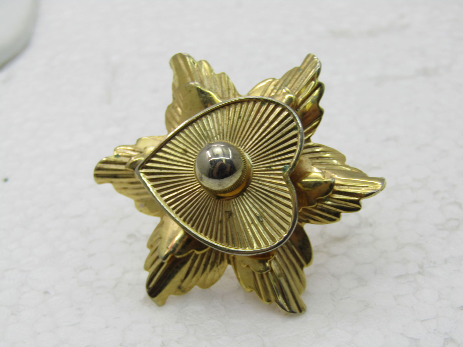 Vintage Heart & Rays Tiered Brooch, Gold Tone, 1-7/8", 1960's. - 6