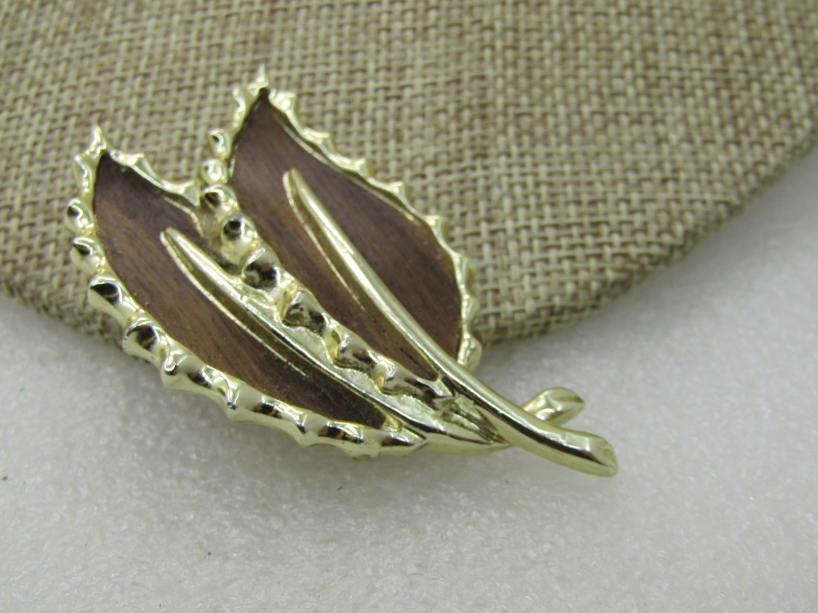 Vintage Sarah Coventry Woodgrain Leaf Brooch, 2.5", 1960's-1970's - 3