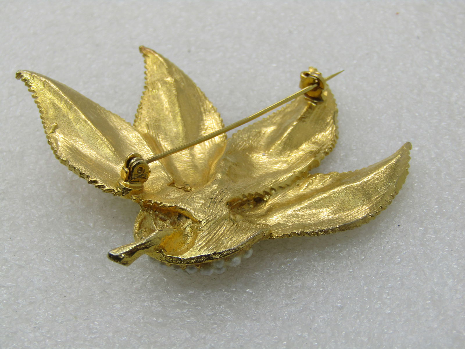 Vintage Gold Tone Leaf & Faux Pearl Brooch, 1960's - 5
