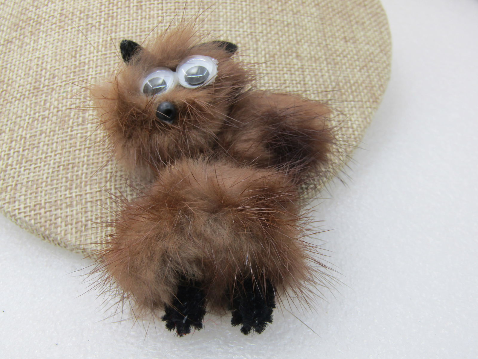 Vintage Brown Mink Cat Brooch, Mid-Century, 3" by 2", Gold Collar - 4