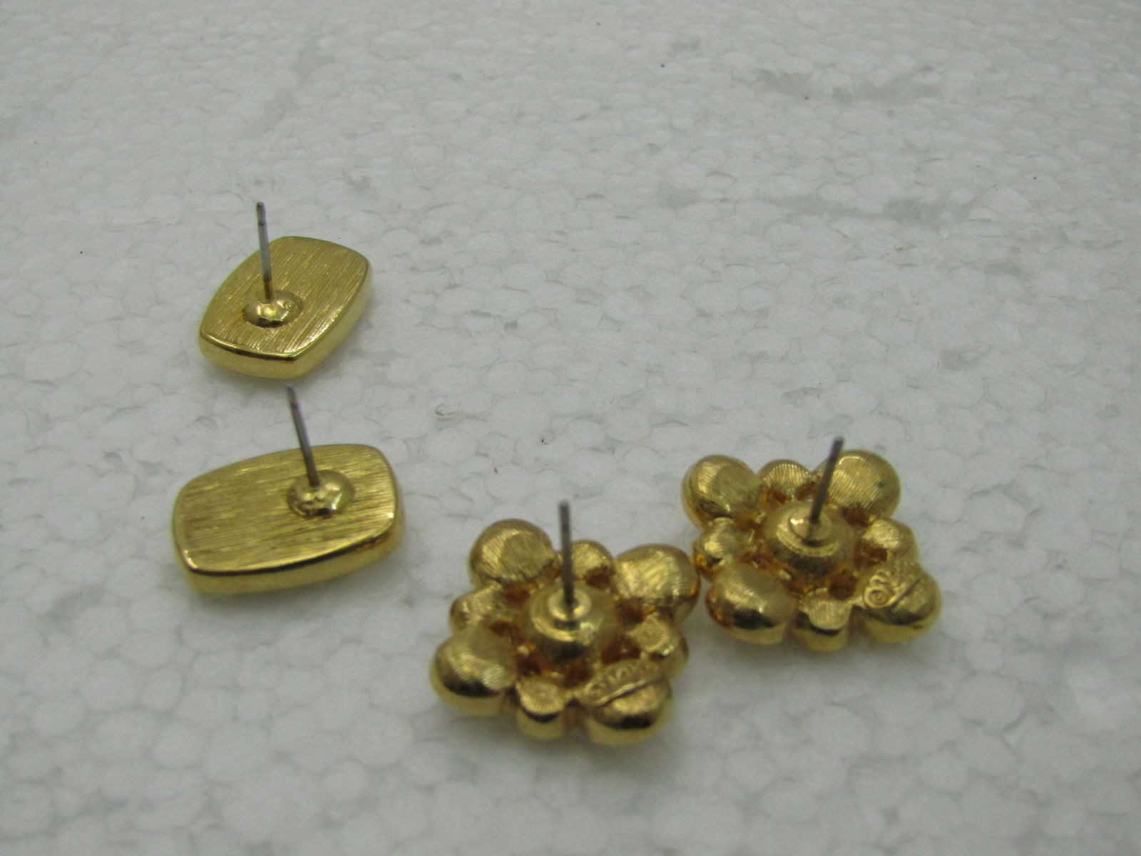 Vintage Napier Faux Pearl Brooch, Piereced Earrings with Extra Earrings, Gold Tone - 5