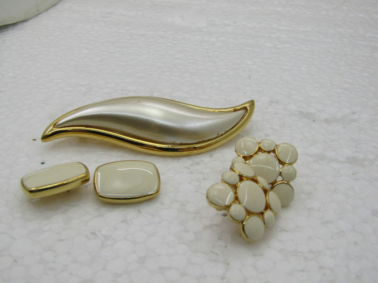 Vintage Napier Faux Pearl Brooch, Piereced Earrings with Extra Earrings, Gold Tone - 6