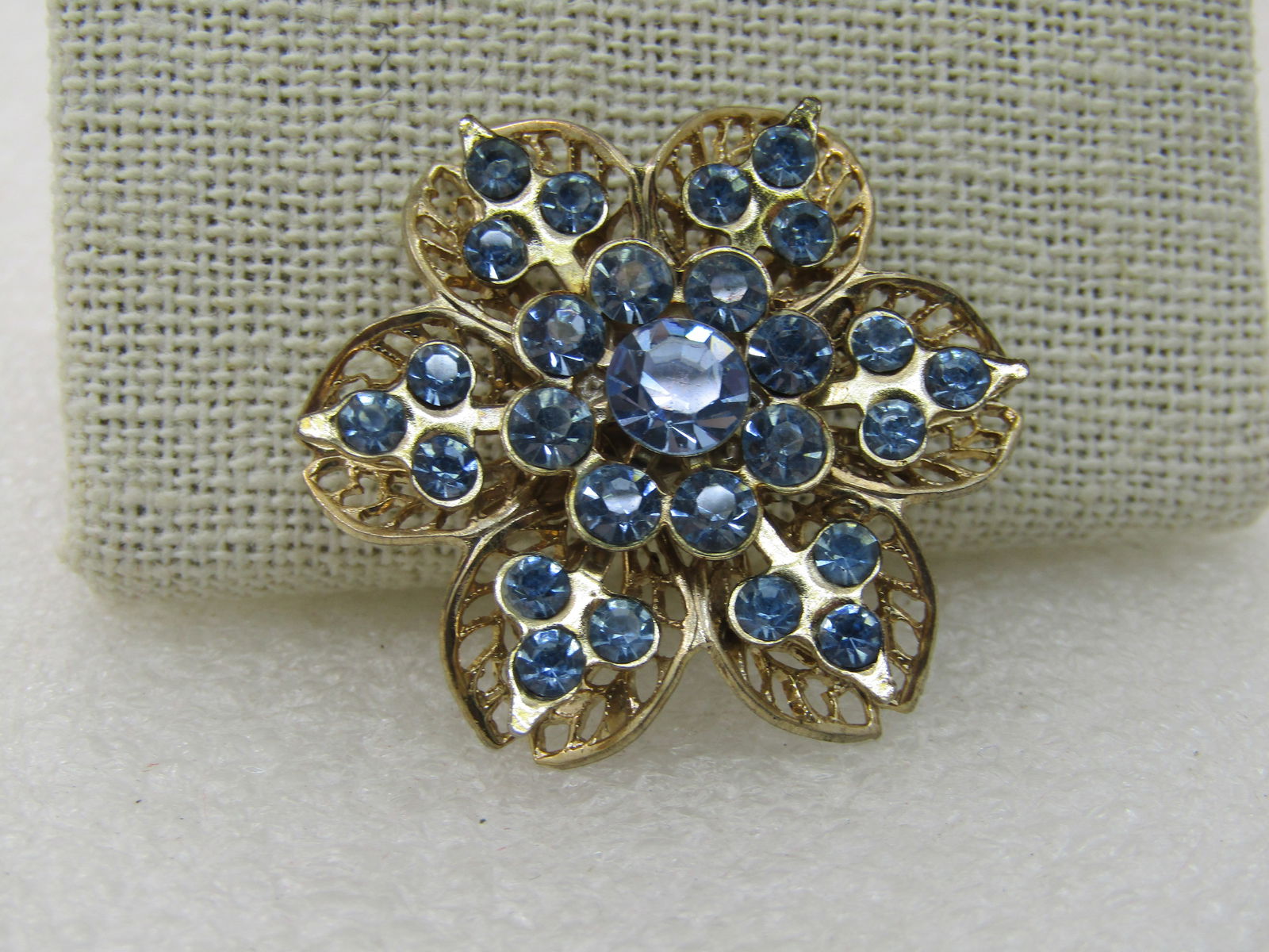 Vintage Blue Tiered Blossom Brooch, Filigree, 1950's-1960's - 2