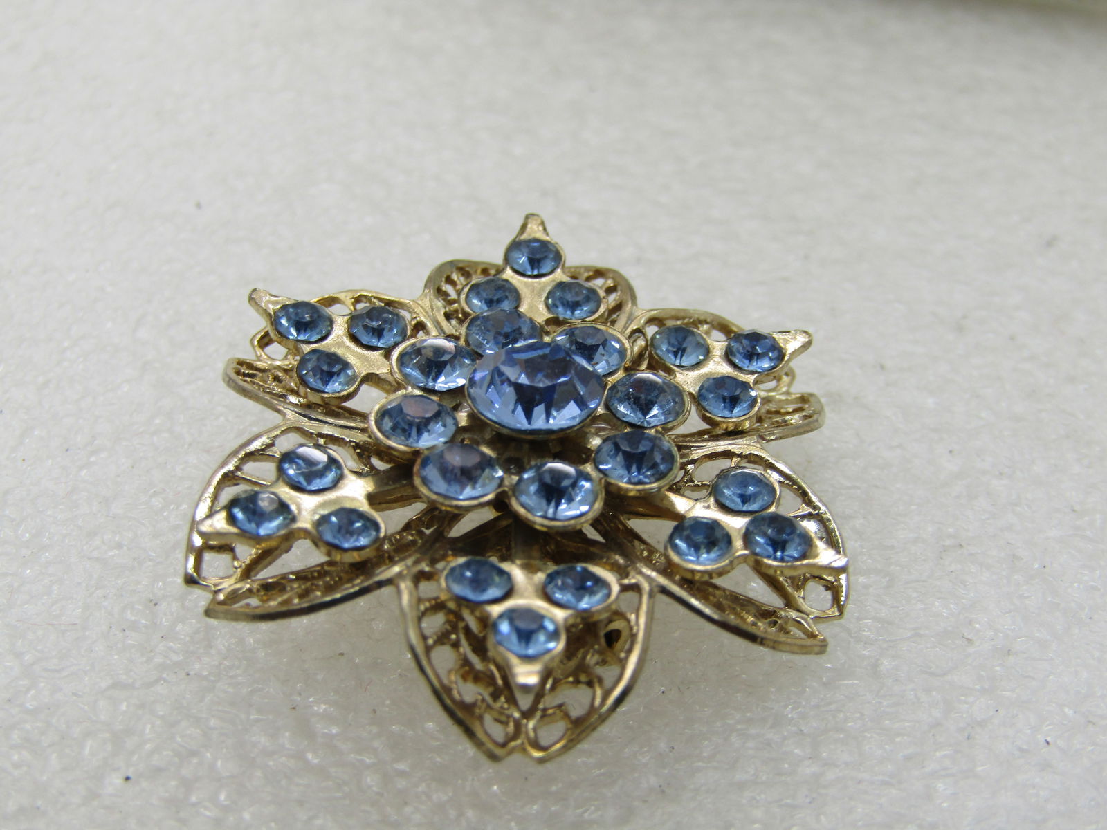 Vintage Blue Tiered Blossom Brooch, Filigree, 1950's-1960's - 5